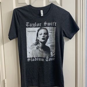 Taylor Swift reputation tour t-shirt
